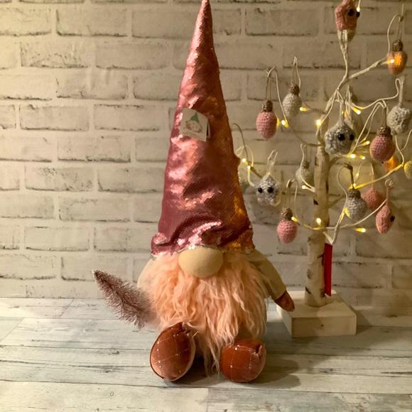 Gnome For The Holidays Large Pink Sequin Gnome - Picture 3 of 4